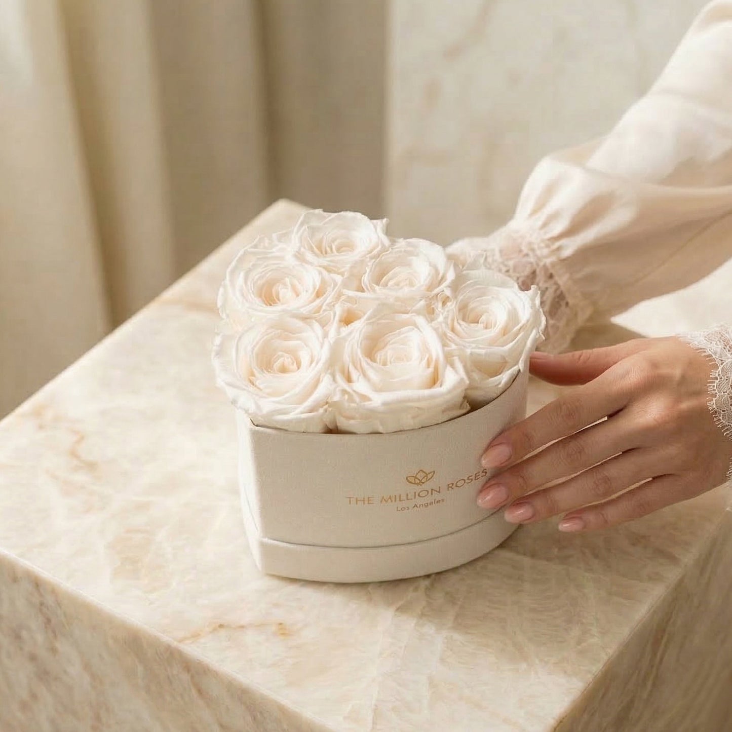 Baby Heart Beige Suede Box | White Roses