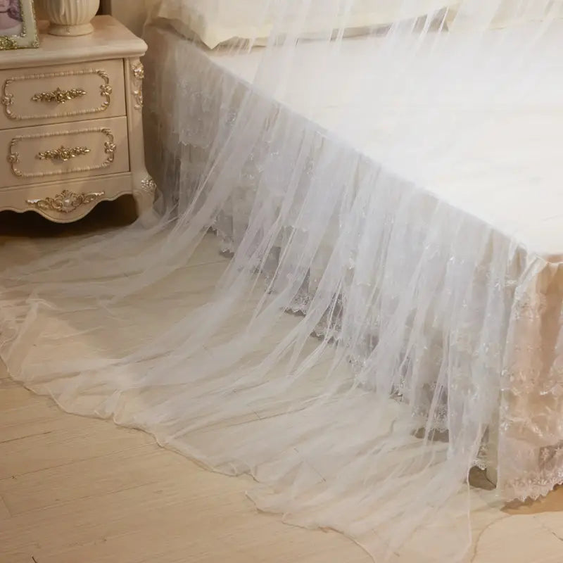 Round Ceiling Mosquito Net with Butterfly Decor (1pc)
